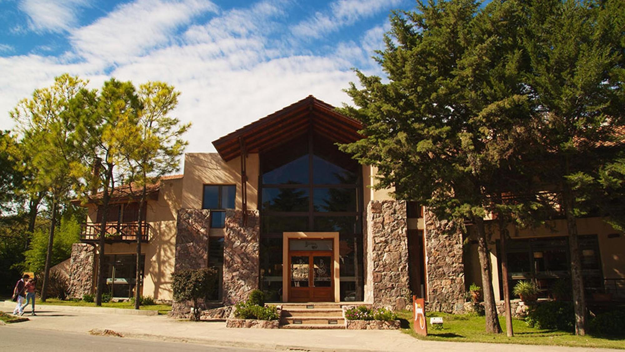 Hotel Blumig Villa General Belgrano Buitenkant foto